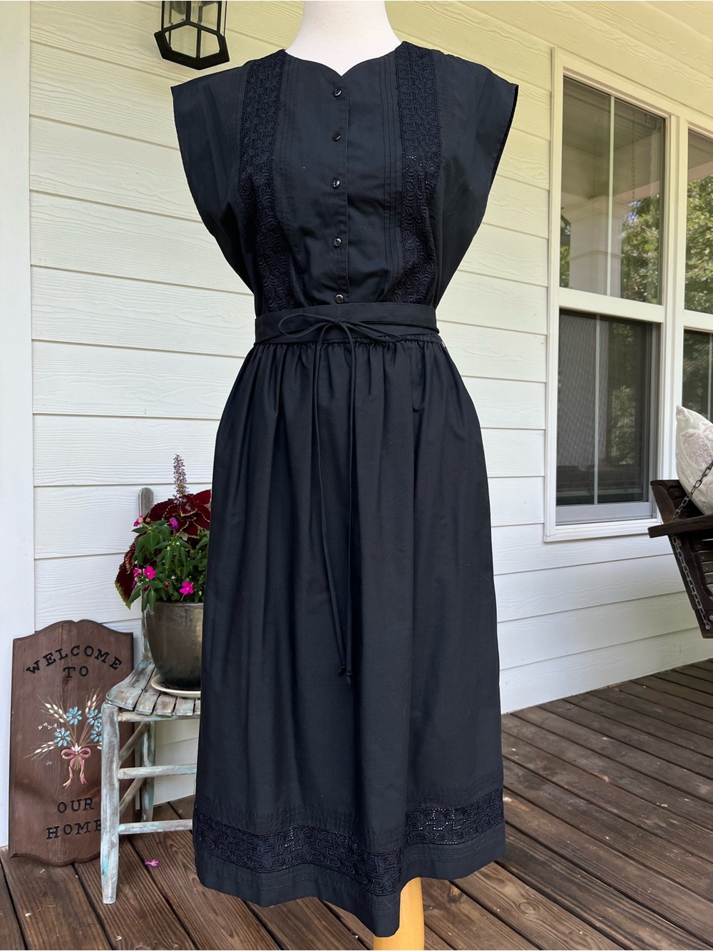 Vintage 70s Leslie Fay Black Midi Dress